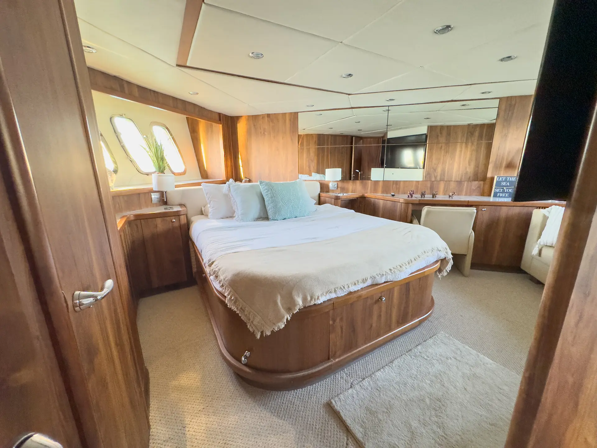 82FT SUNSEEKER PREDATOR - View 22