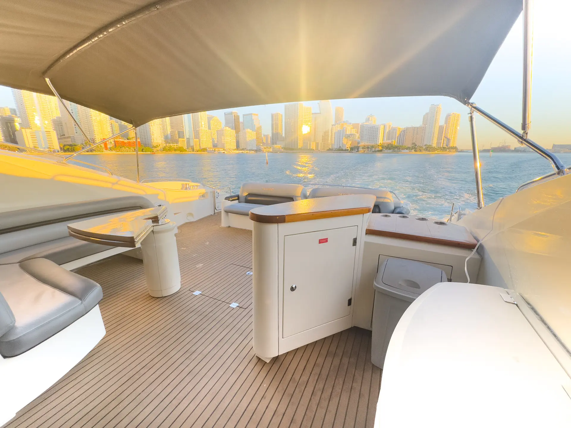 82FT SUNSEEKER PREDATOR - View 29
