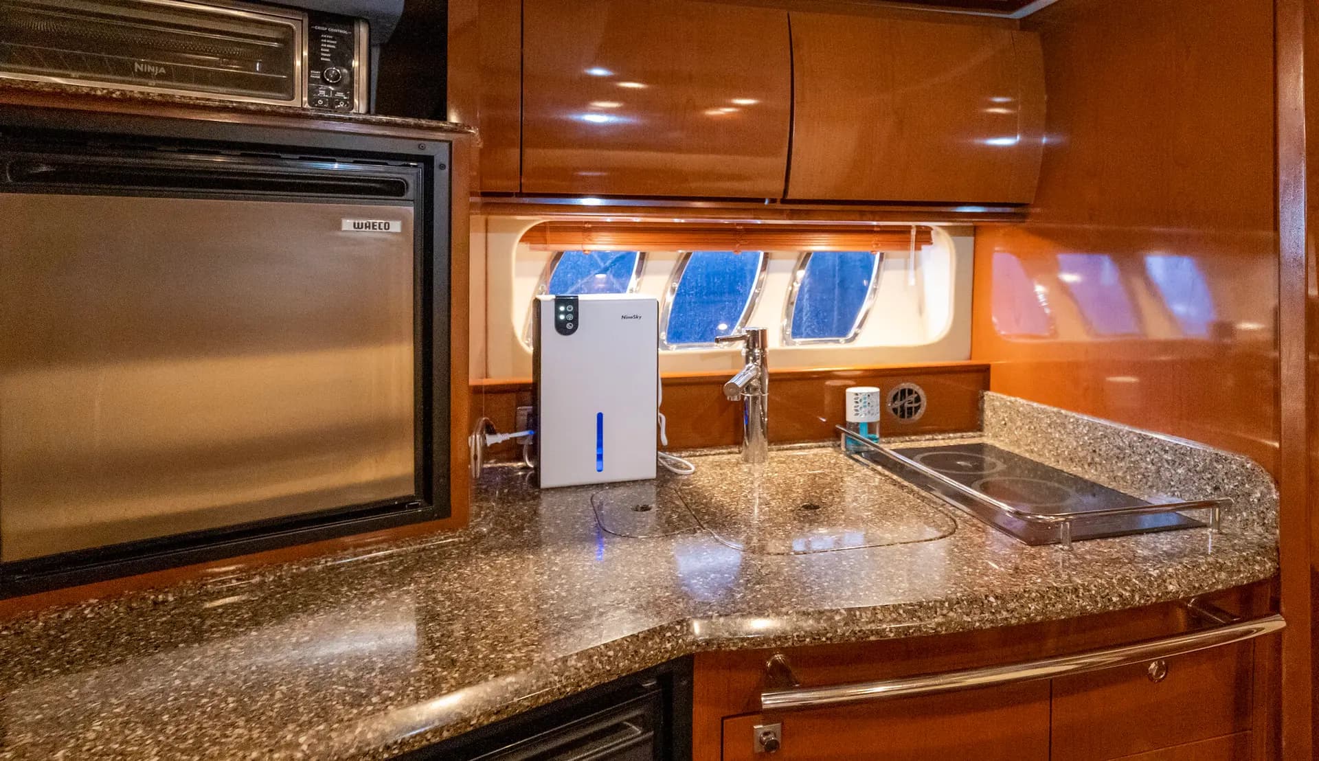 Sundancer 40' - View 24