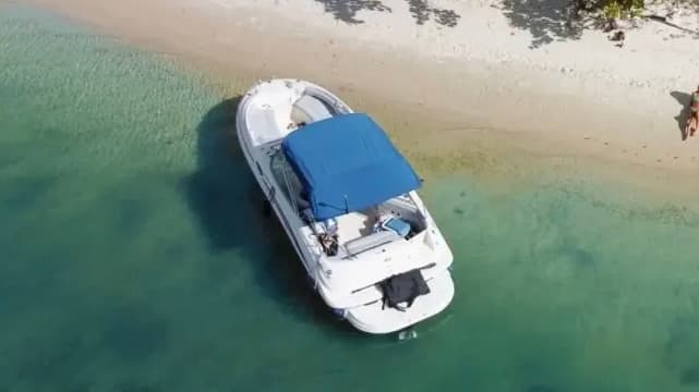 26FT SEA RAY SUNDECK - View 7