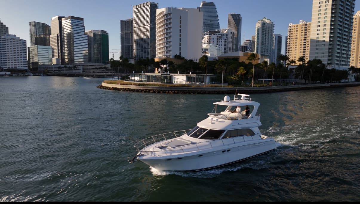  55FT Sea Ray Sedan Fly! - View 8