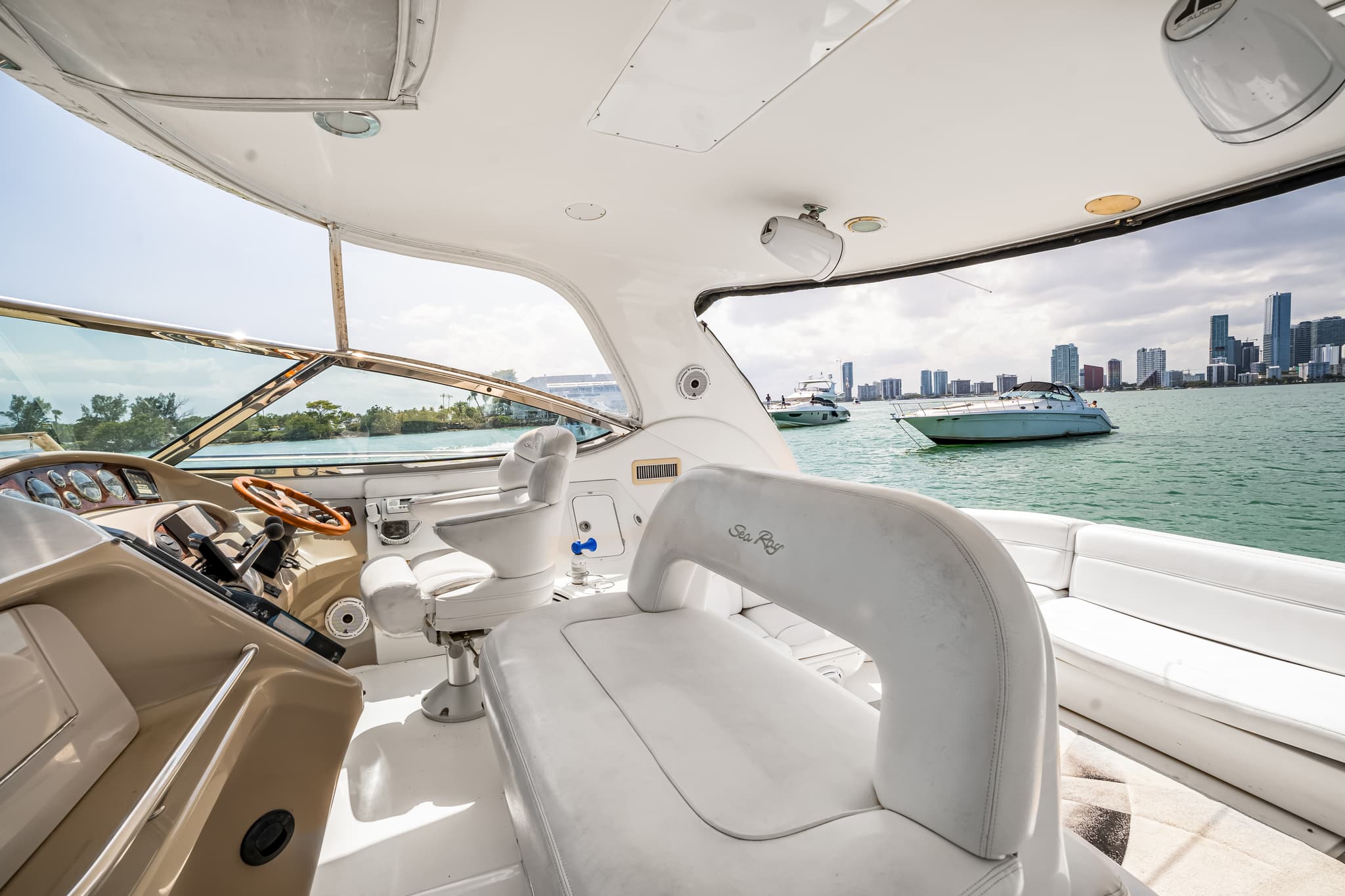 54FT SEA RAY SUNDANCER - View 2