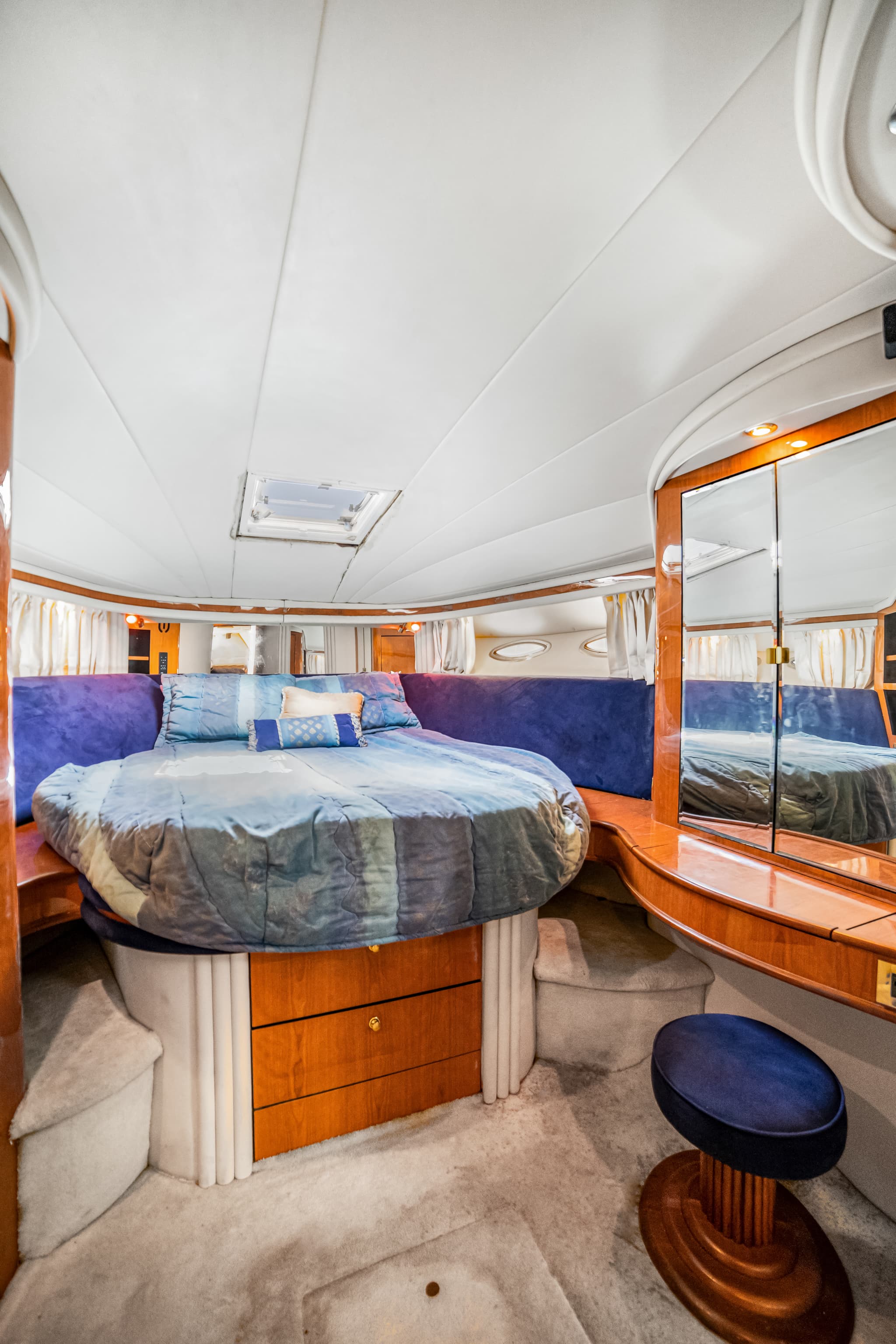 54FT SEA RAY SUNDANCER - View 8