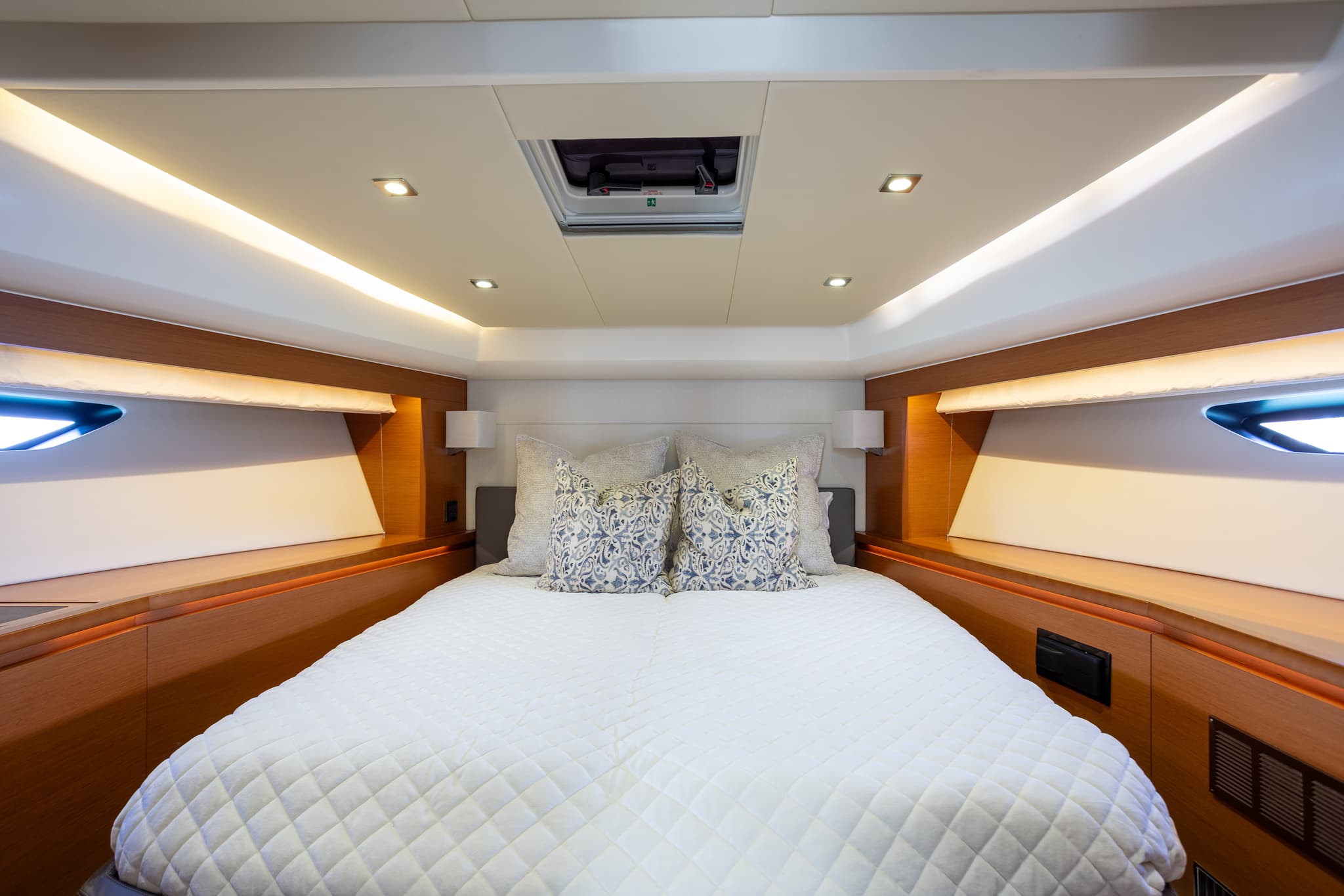 58FT Prestige (2015) - View 3