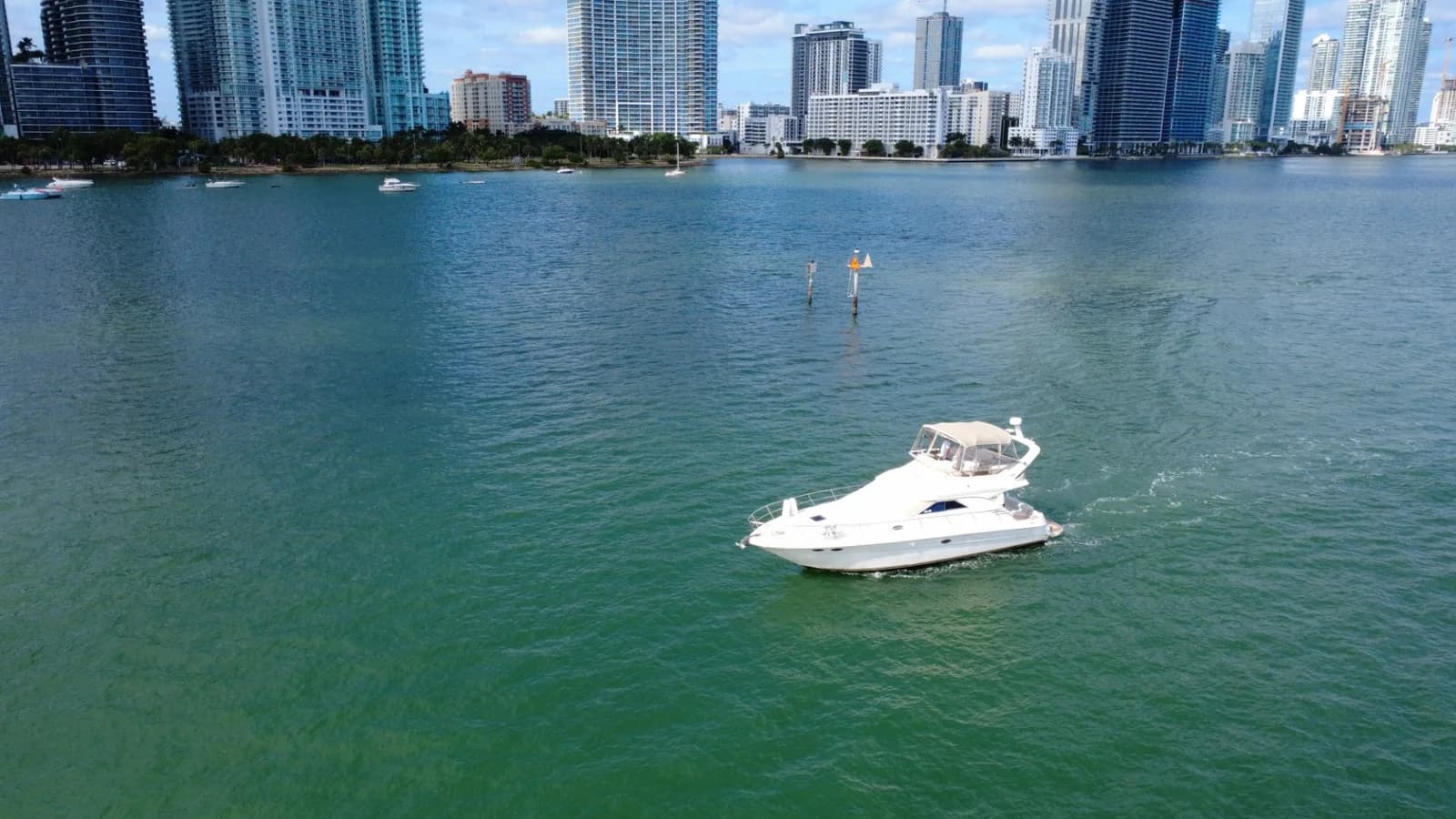45FT Sea Ray Flybridge - View 3
