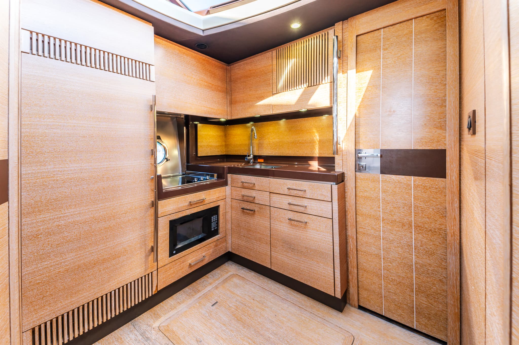  55ft Azimut Yacht - View 9