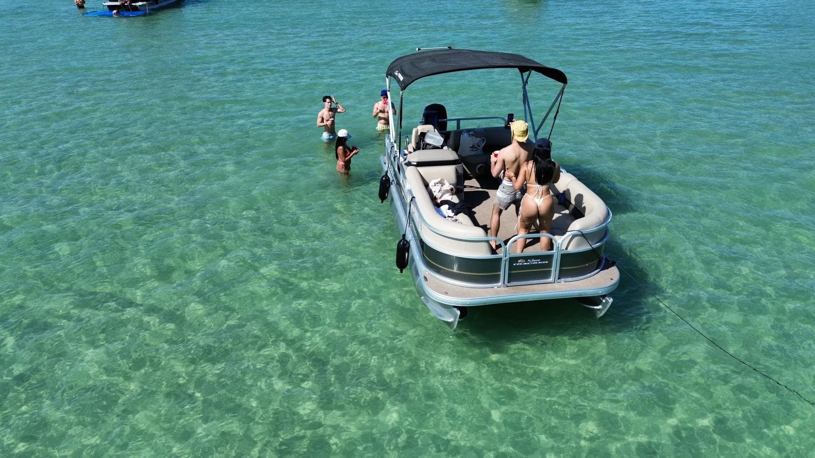 🛥️ 20FT Pontoon Experience - View 11