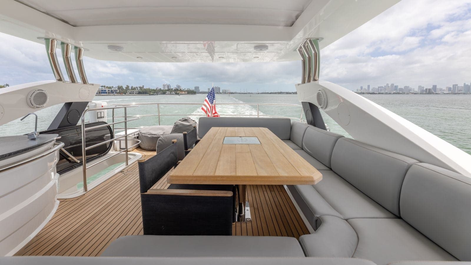 78’ Sunseeker HELIOS Mega Yacht – Ultimate Space & Luxury Comfort - View 9