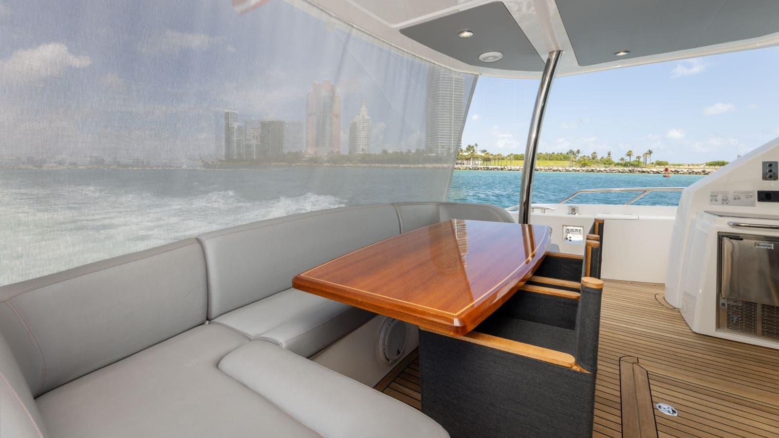 78’ Sunseeker HELIOS Mega Yacht – Ultimate Space & Luxury Comfort - View 20