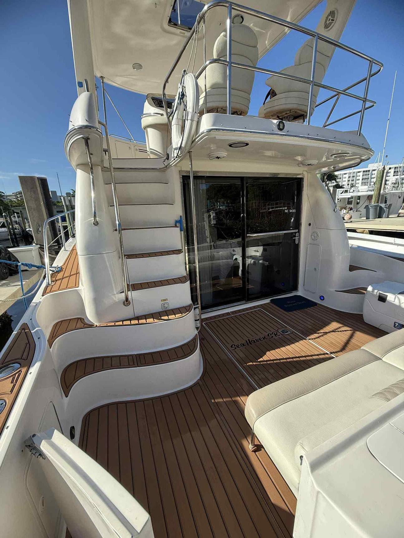 52FT SeaRay Fort - View 10
