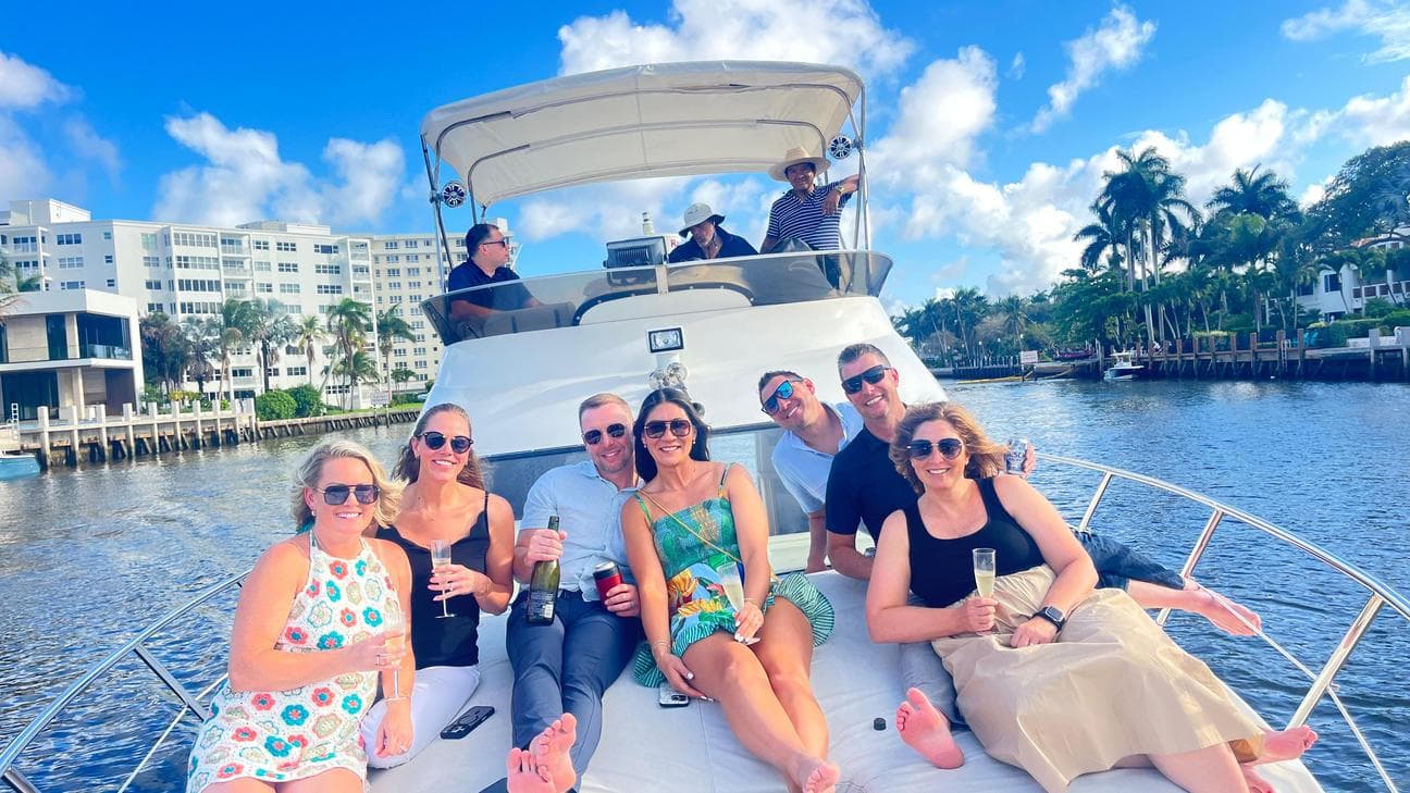 52FT SeaRay Fort - View 9