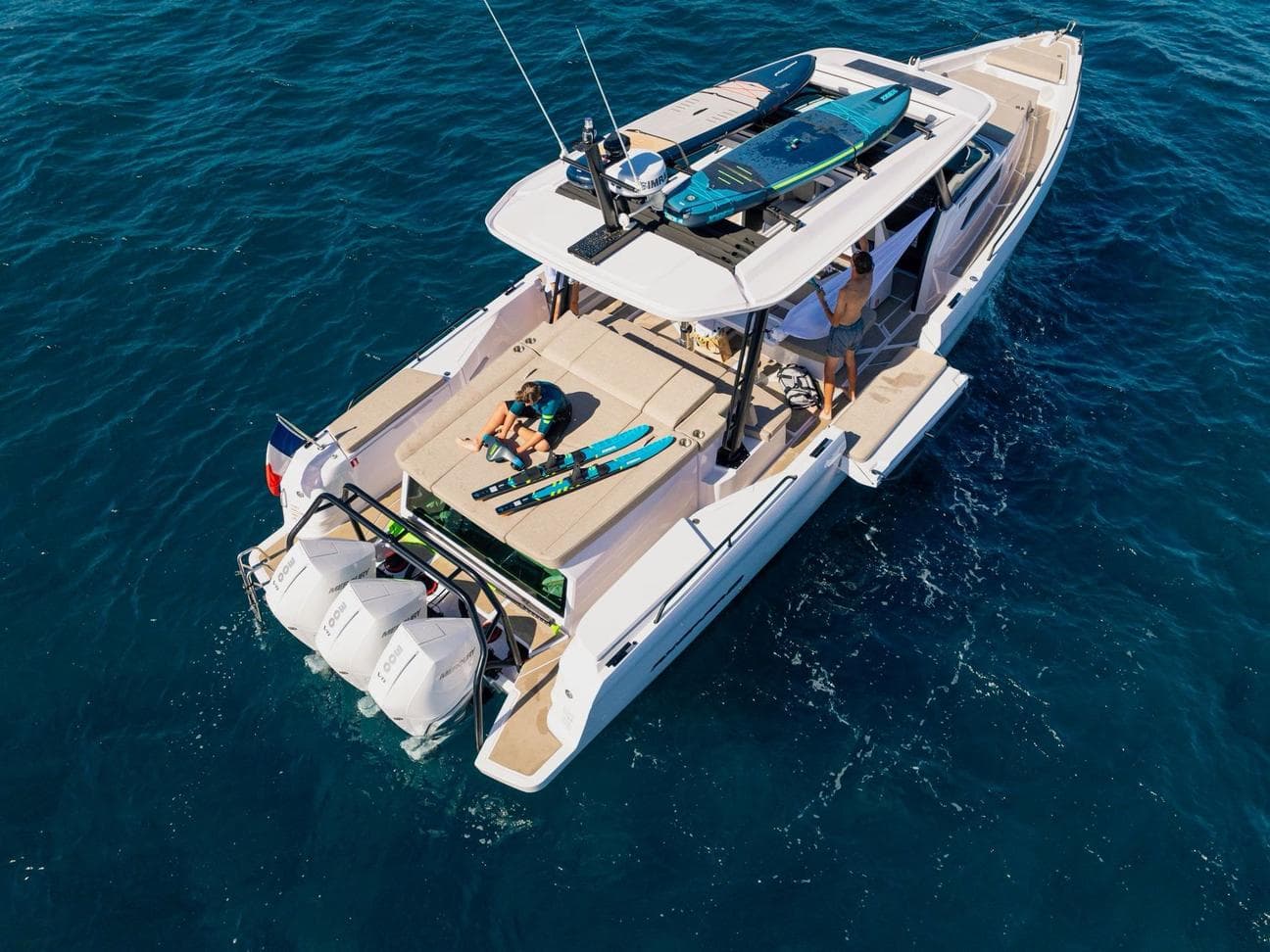 45FT Axopar XC Cross Cabin - View 5