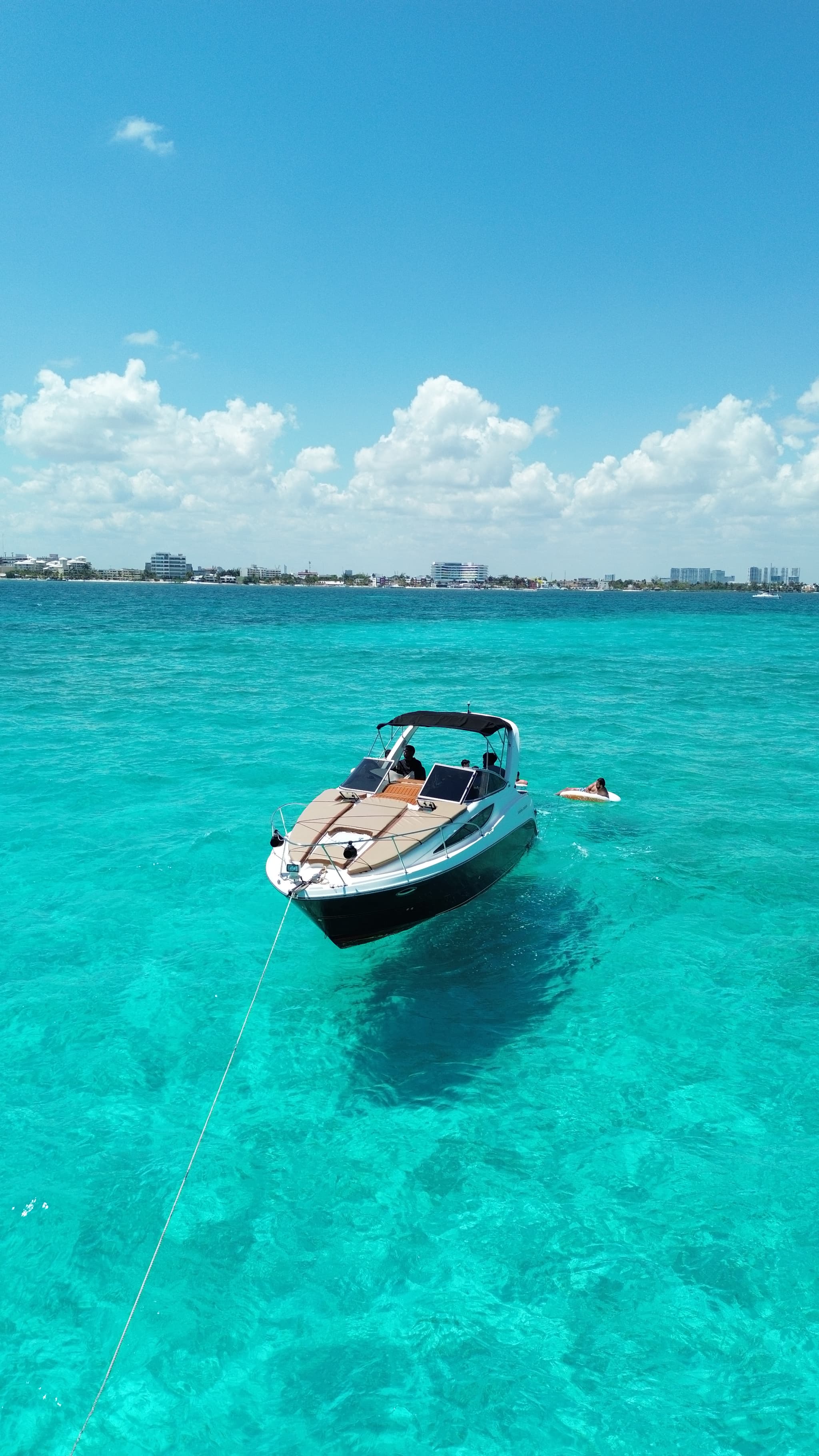 29FT LILY YACHT CHARTER - View 2