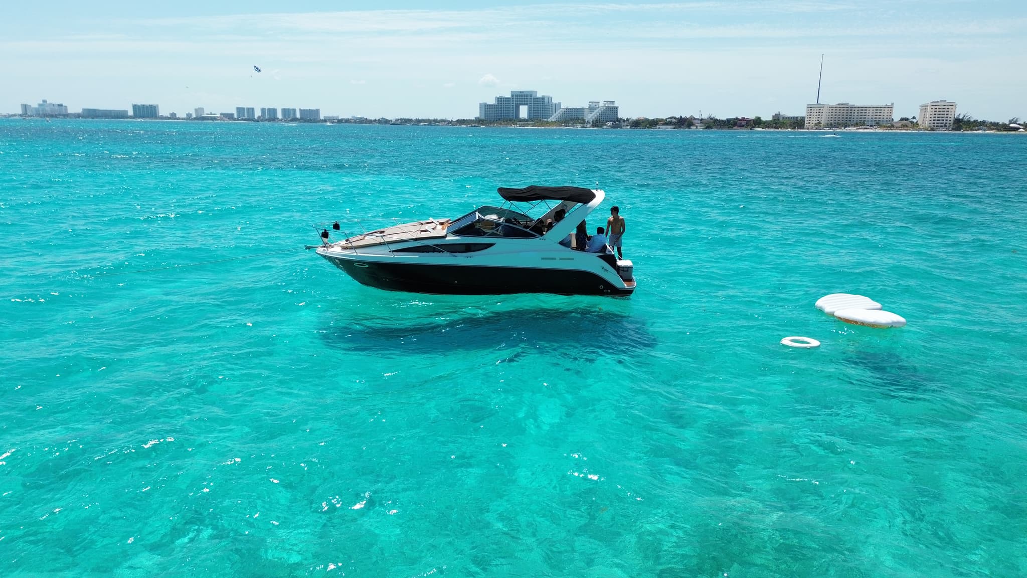 29FT LILY YACHT CHARTER - View 3