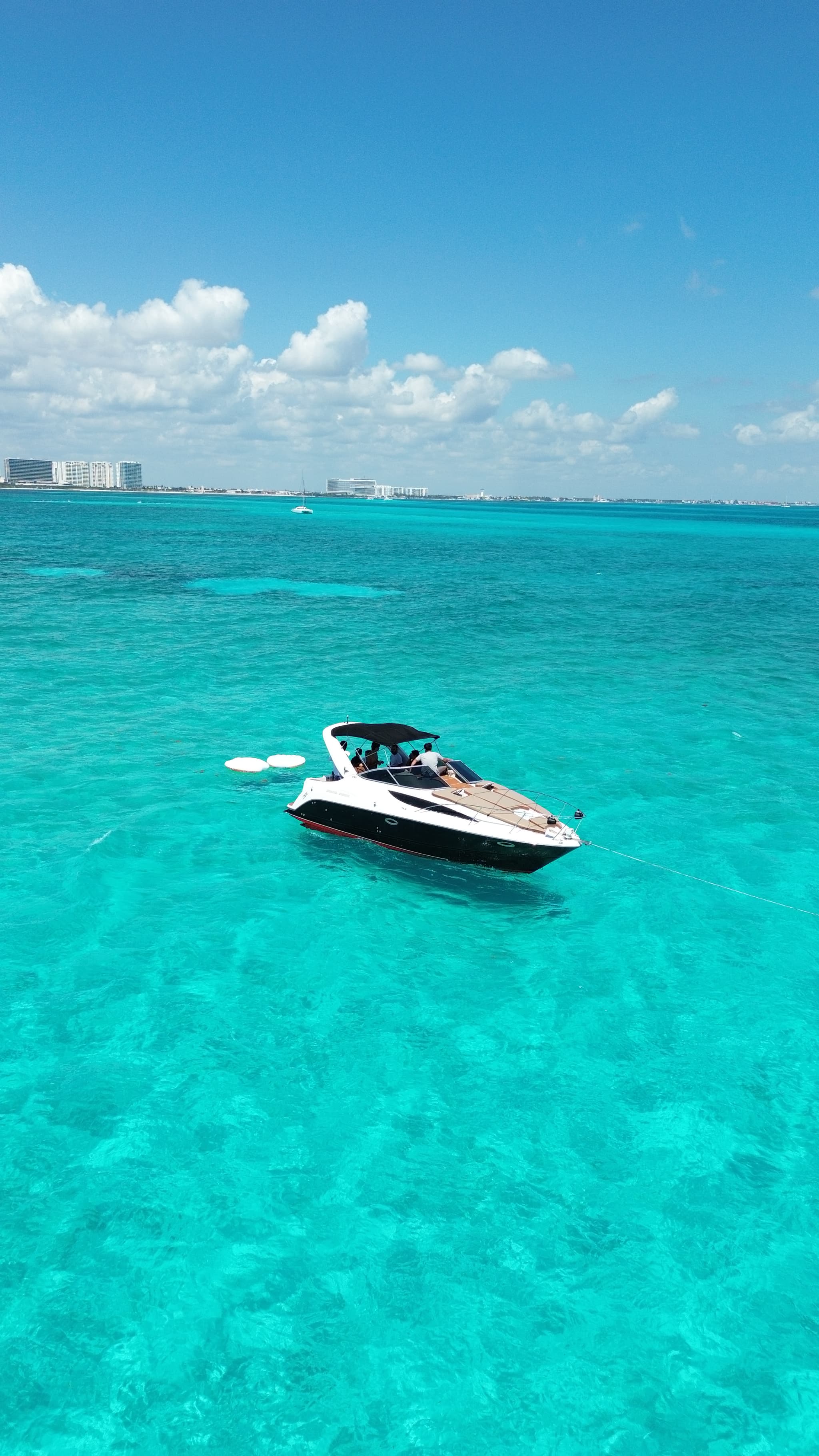 29FT LILY YACHT CHARTER - View 12