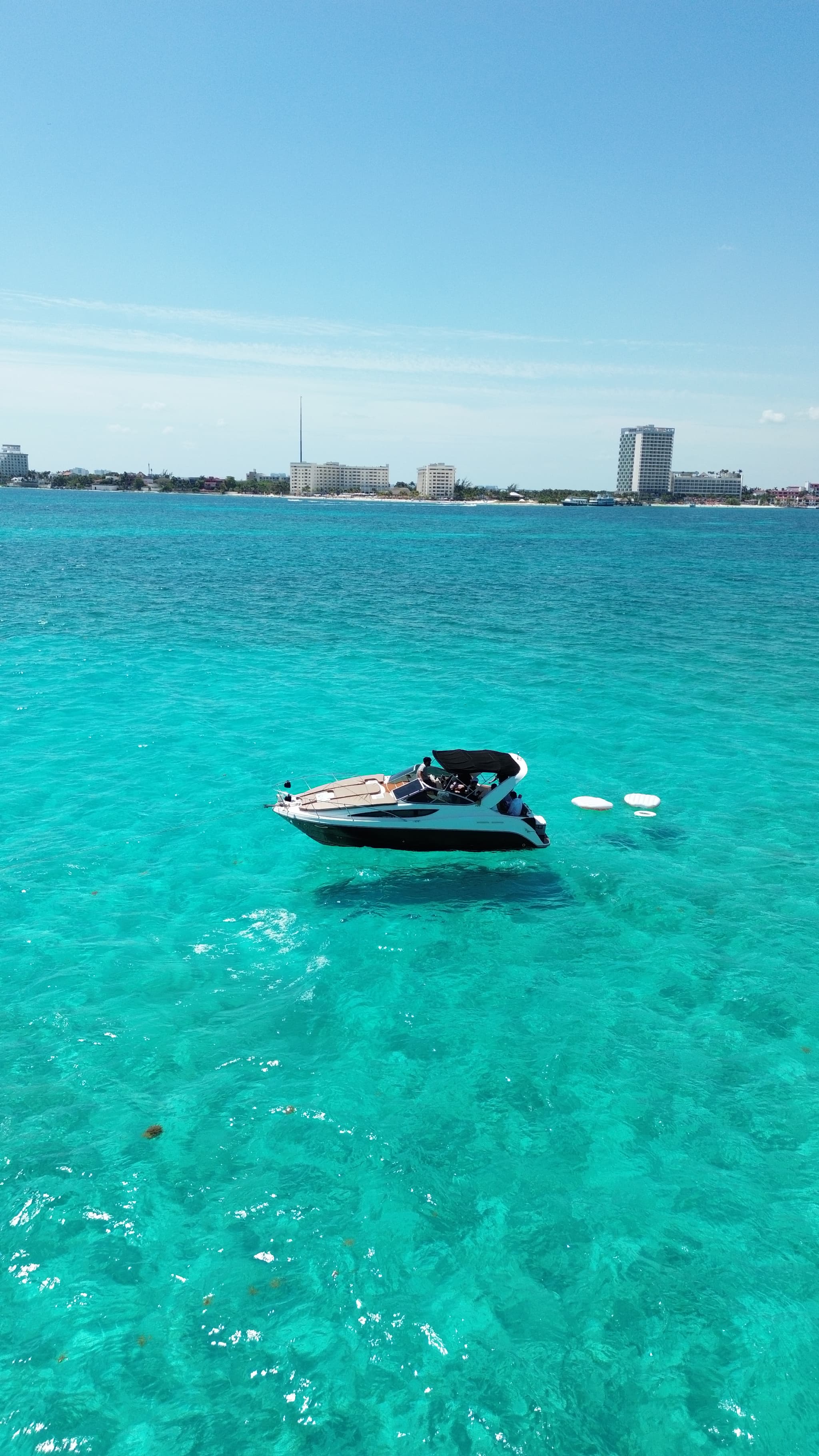 29FT LILY YACHT CHARTER - View 15