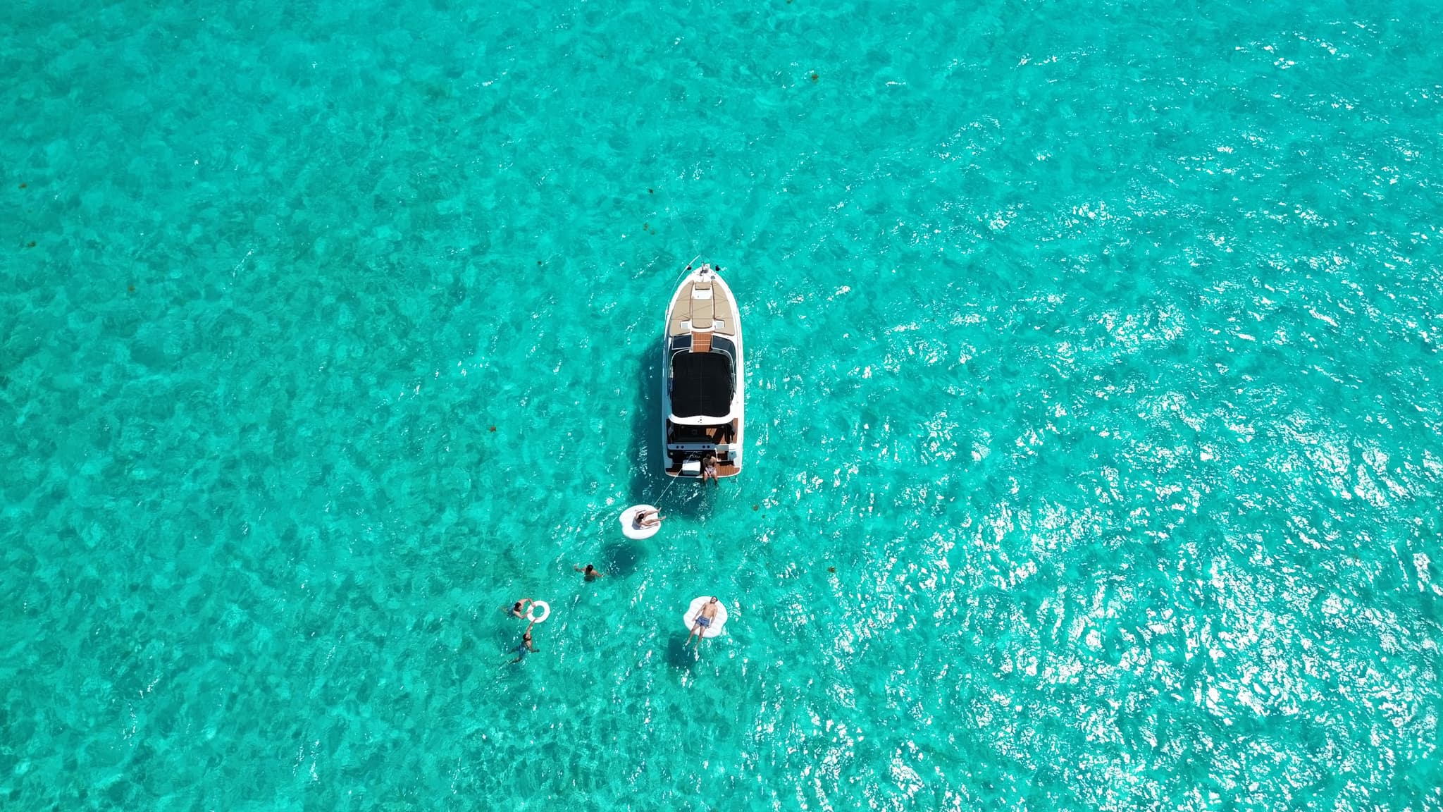 29FT LILY YACHT CHARTER - View 24