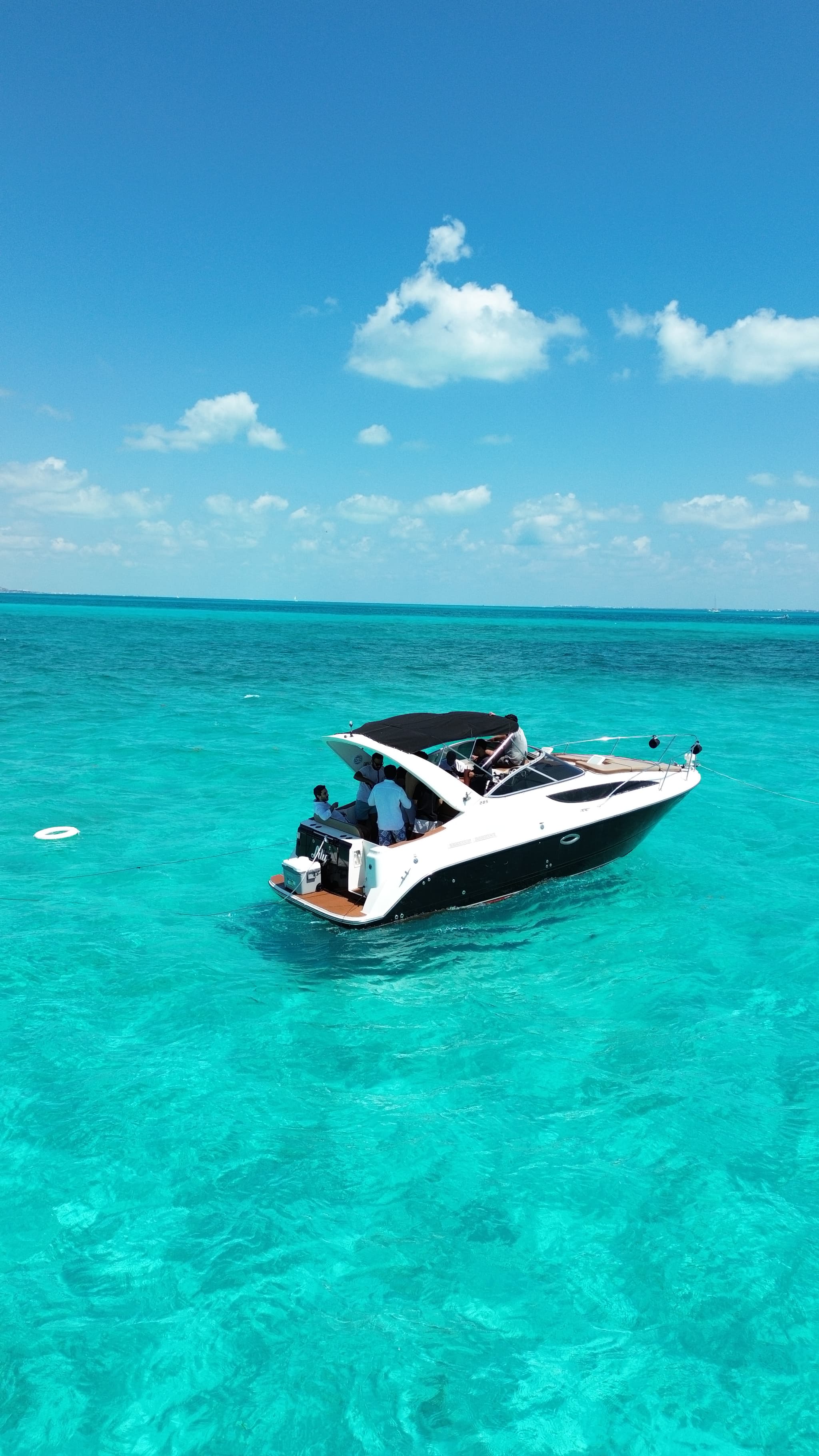 29FT LILY YACHT CHARTER - View 29