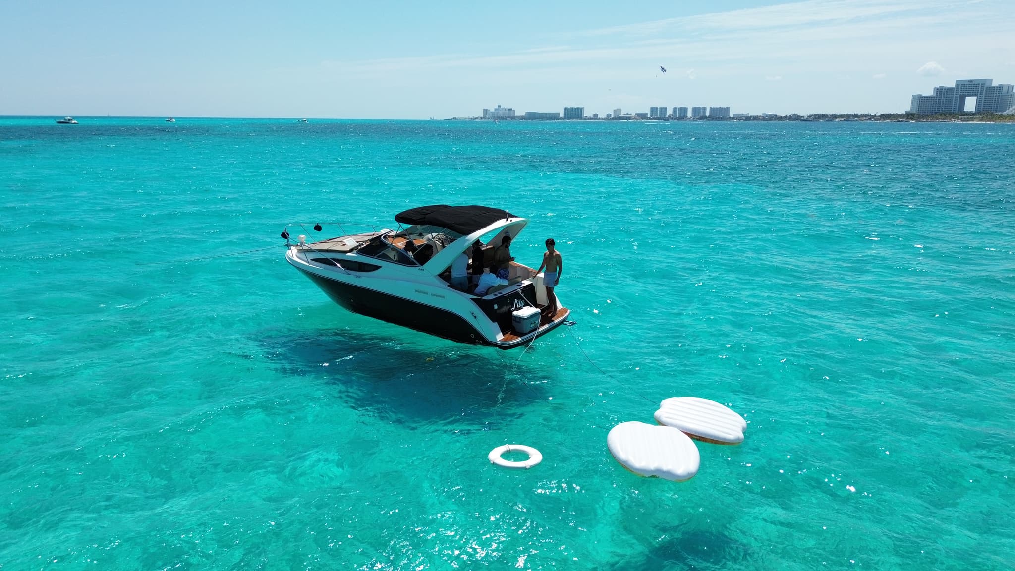 29FT LILY YACHT CHARTER - View 35