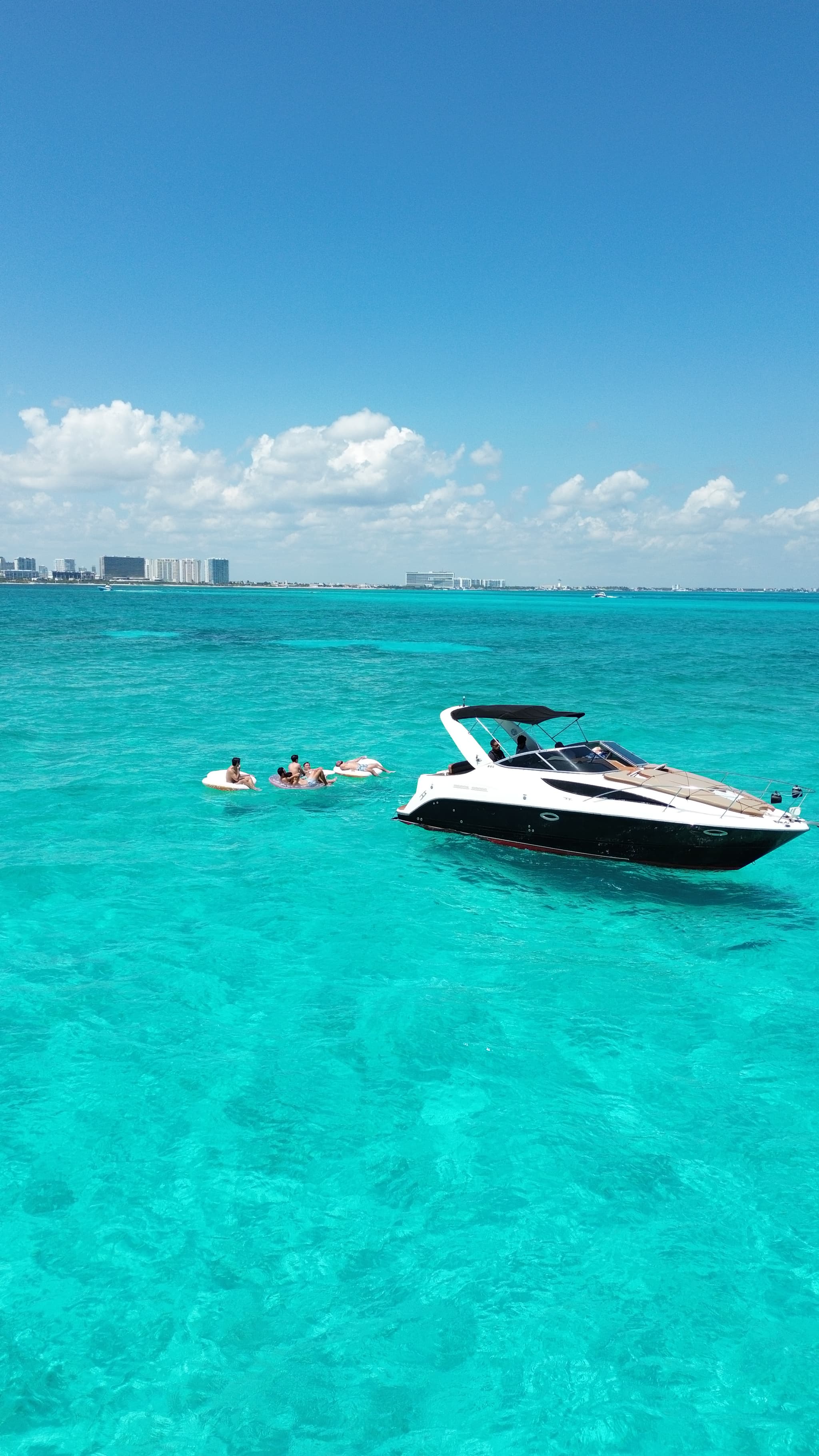 29FT LILY YACHT CHARTER - View 36