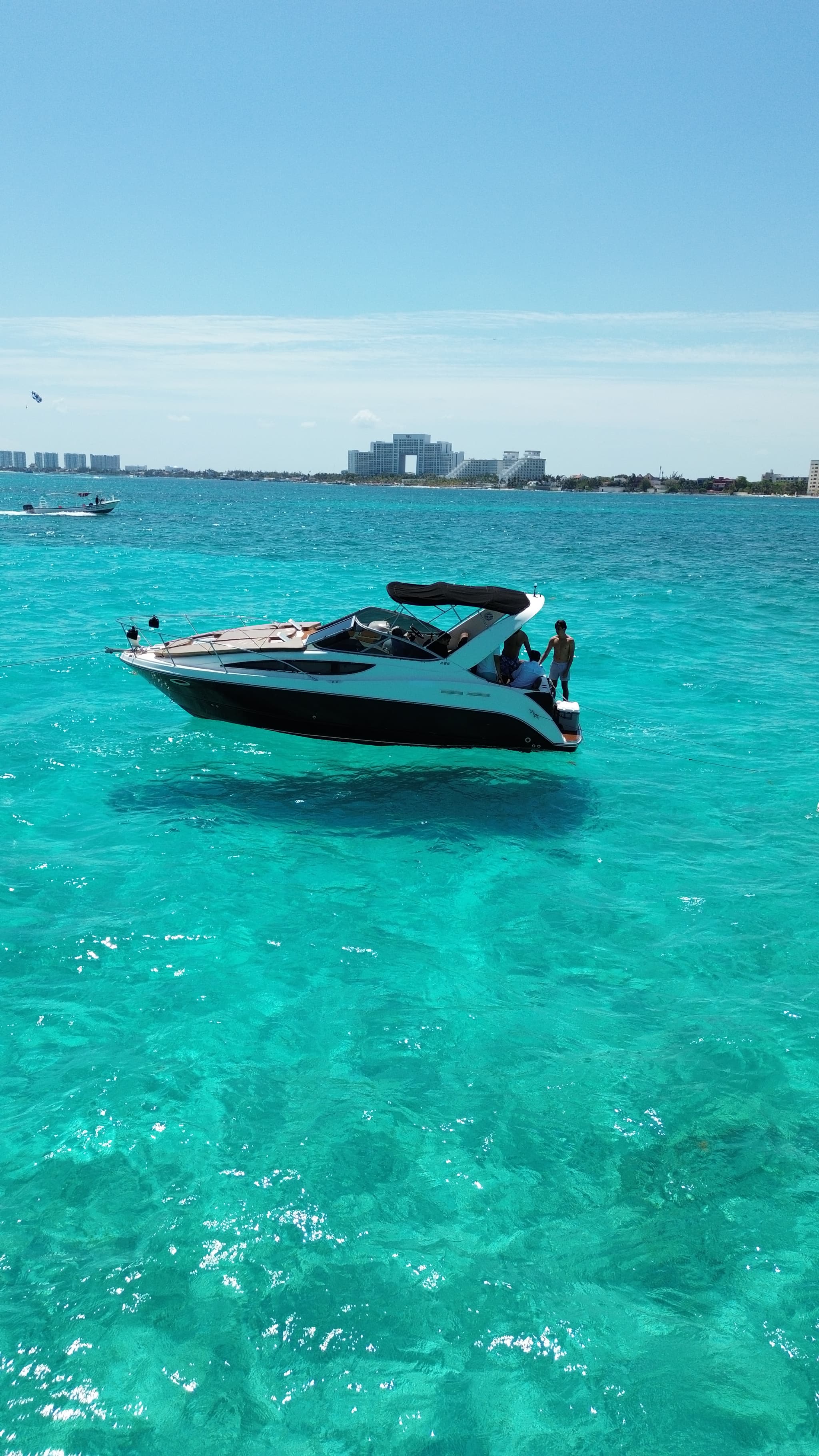 29FT LILY YACHT CHARTER - View 40