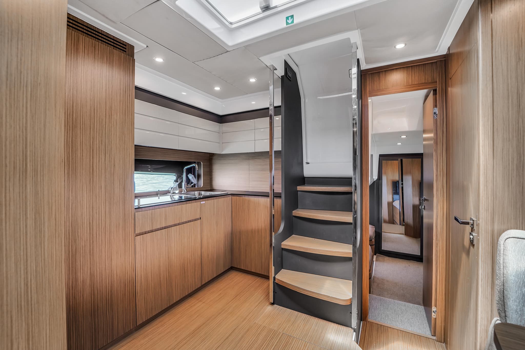 45ft Azimut - View 7