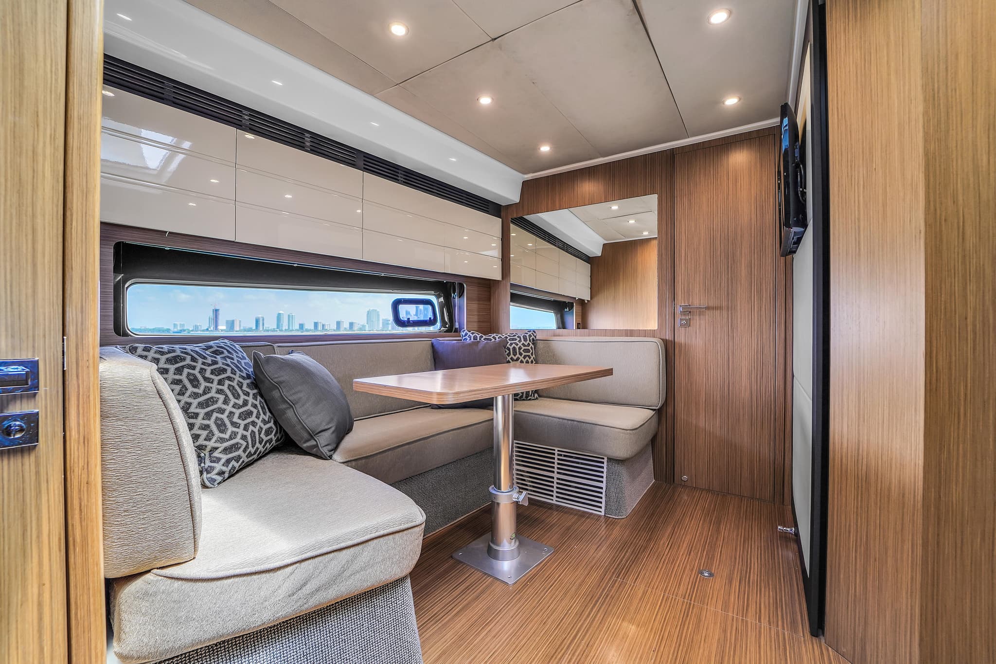 45ft Azimut - View 22