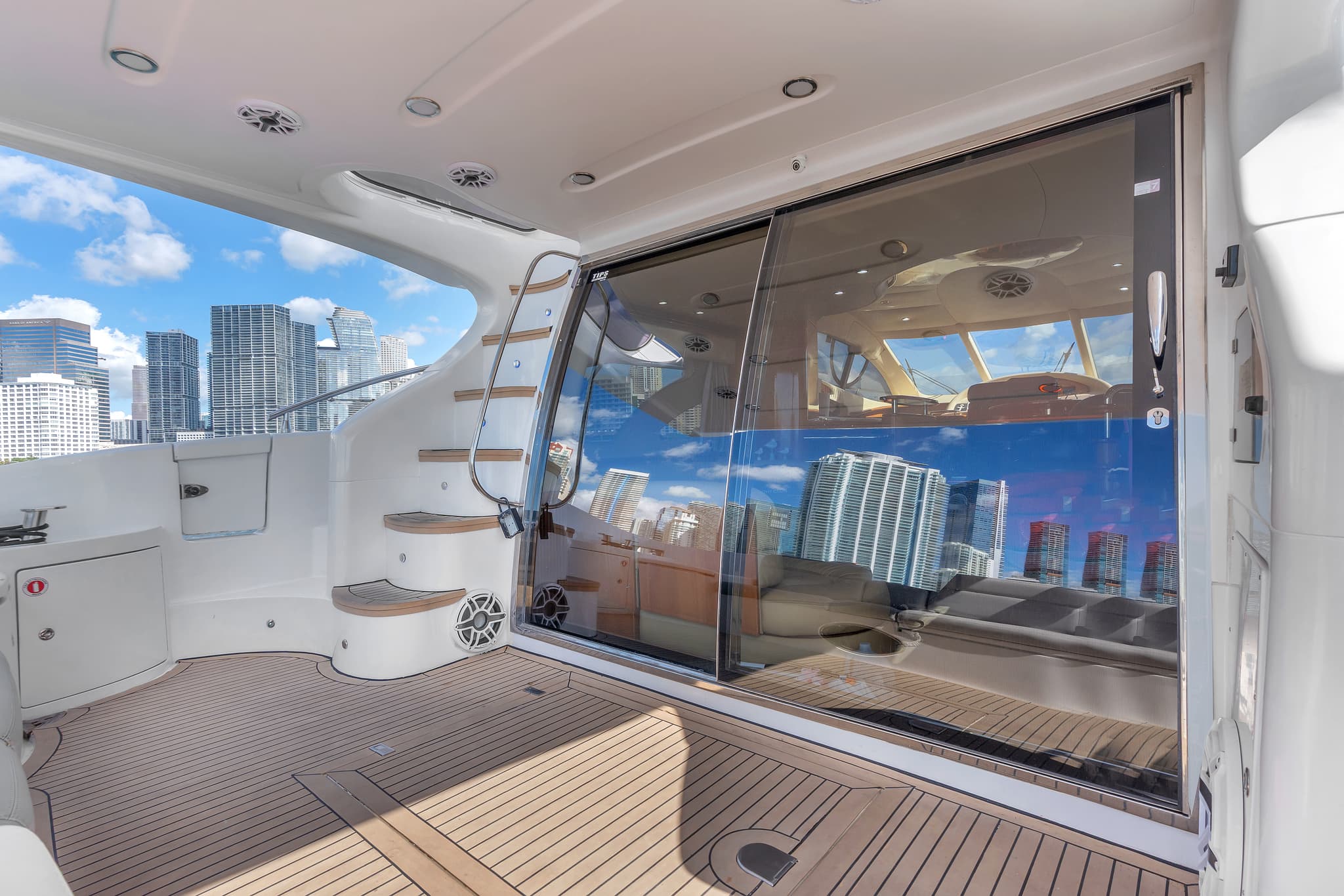 60ft Azimut – Luxury Yacht Charter - View 6