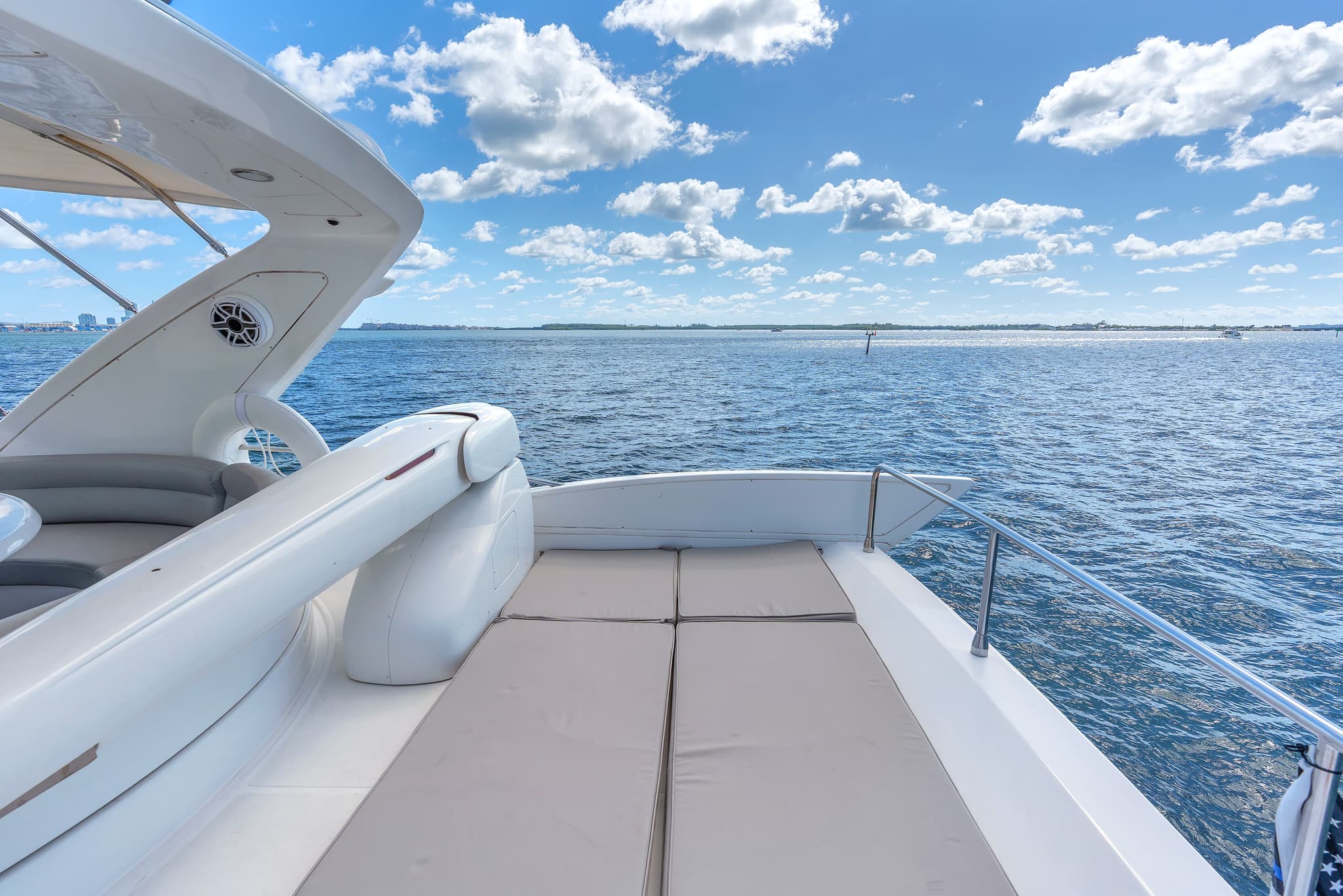 60ft Azimut – Luxury Yacht Charter - View 4