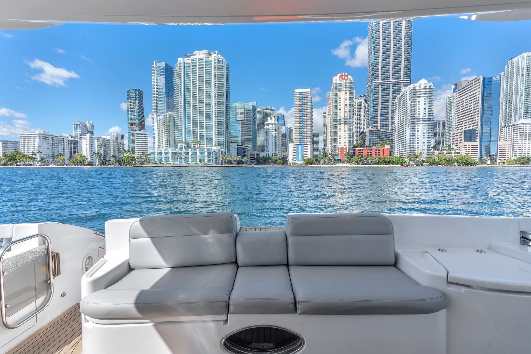 60ft Azimut – Luxury Yacht Charter - View 9