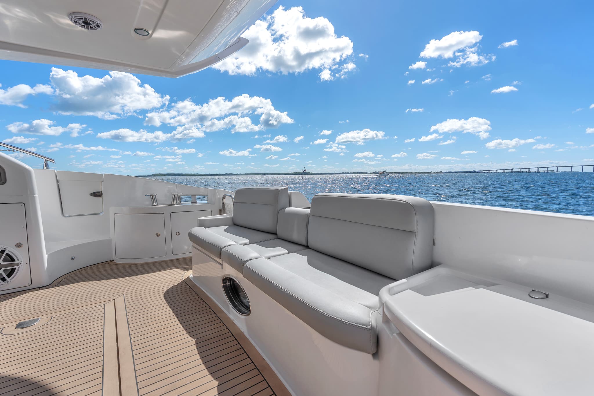 60ft Azimut – Luxury Yacht Charter - View 20