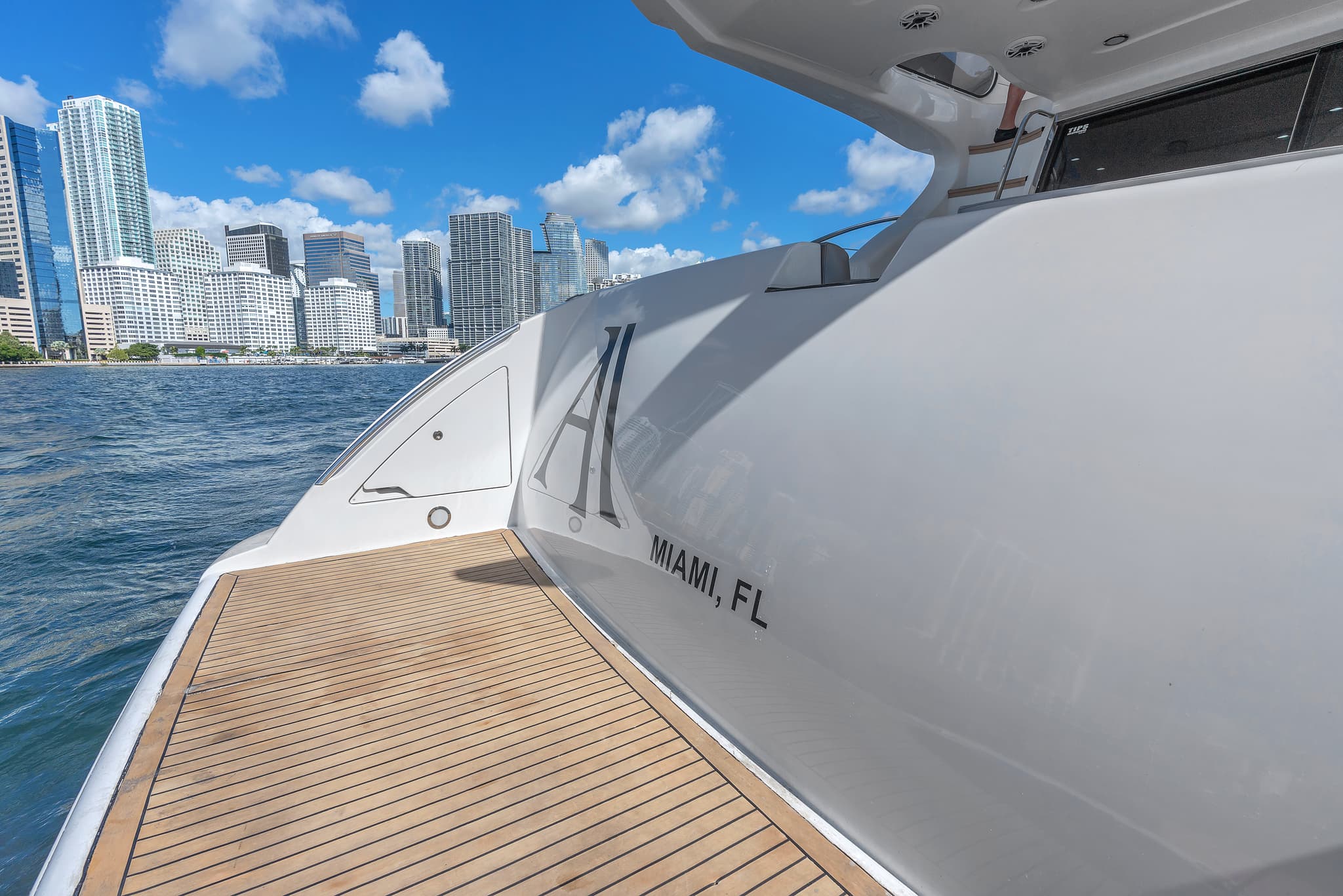 60ft Azimut – Luxury Yacht Charter - View 21