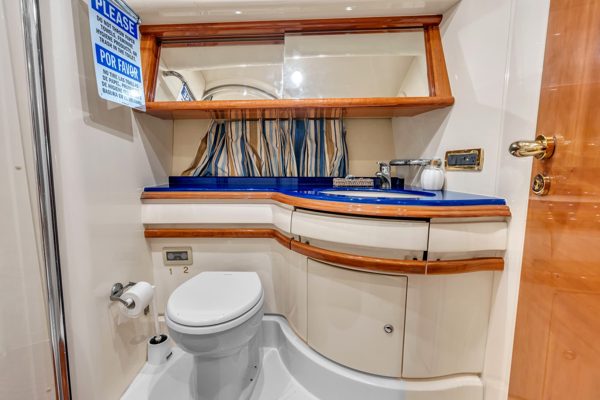 60ft Azimut – Luxury Yacht Charter - View 24