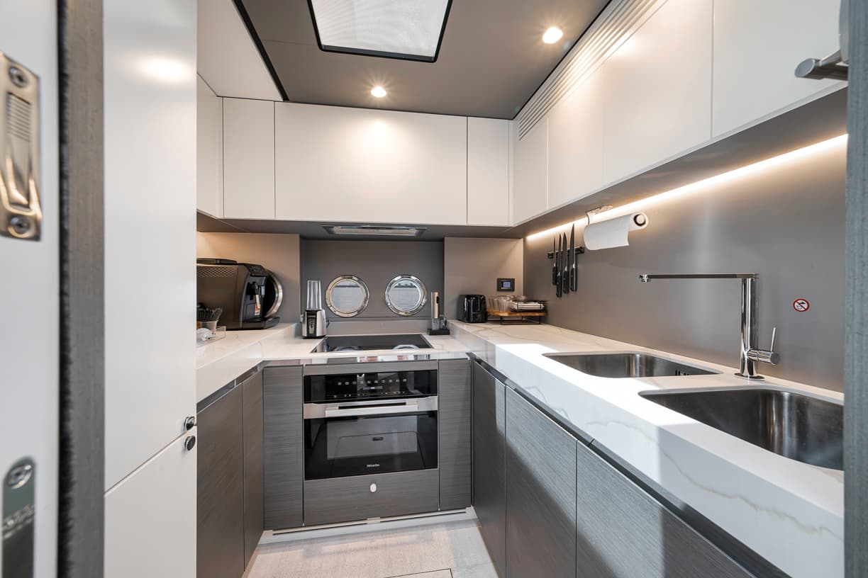 80FT AZIMUT ( 2nd S8 ) - View 39
