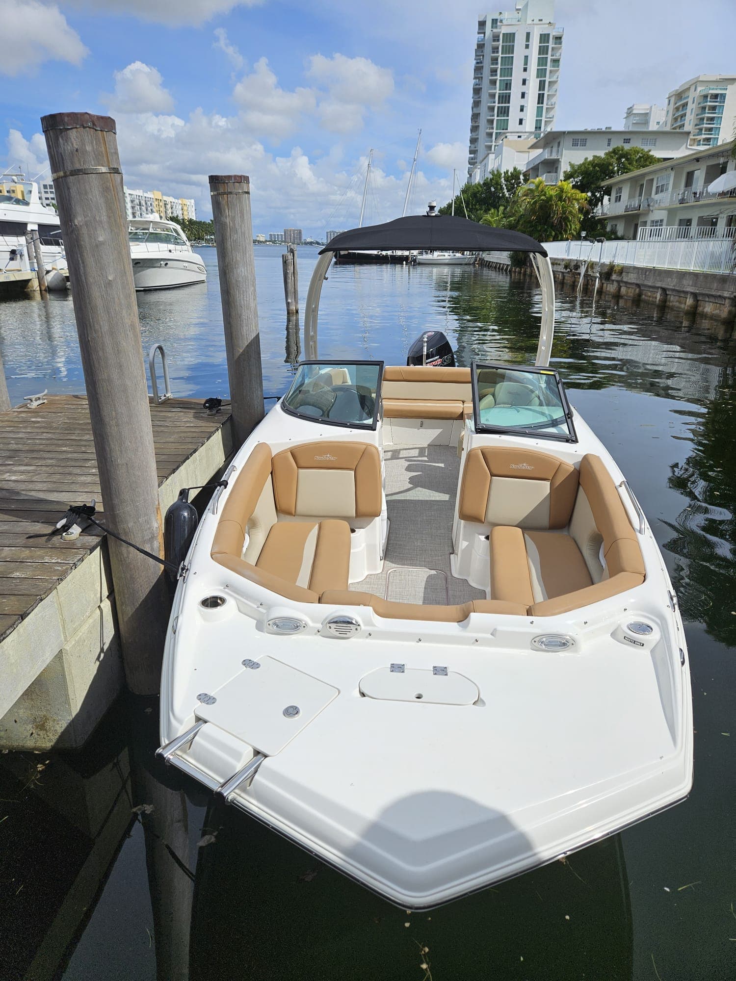Nautic Star 24FT luxury yacht rental in Miami - exterior view