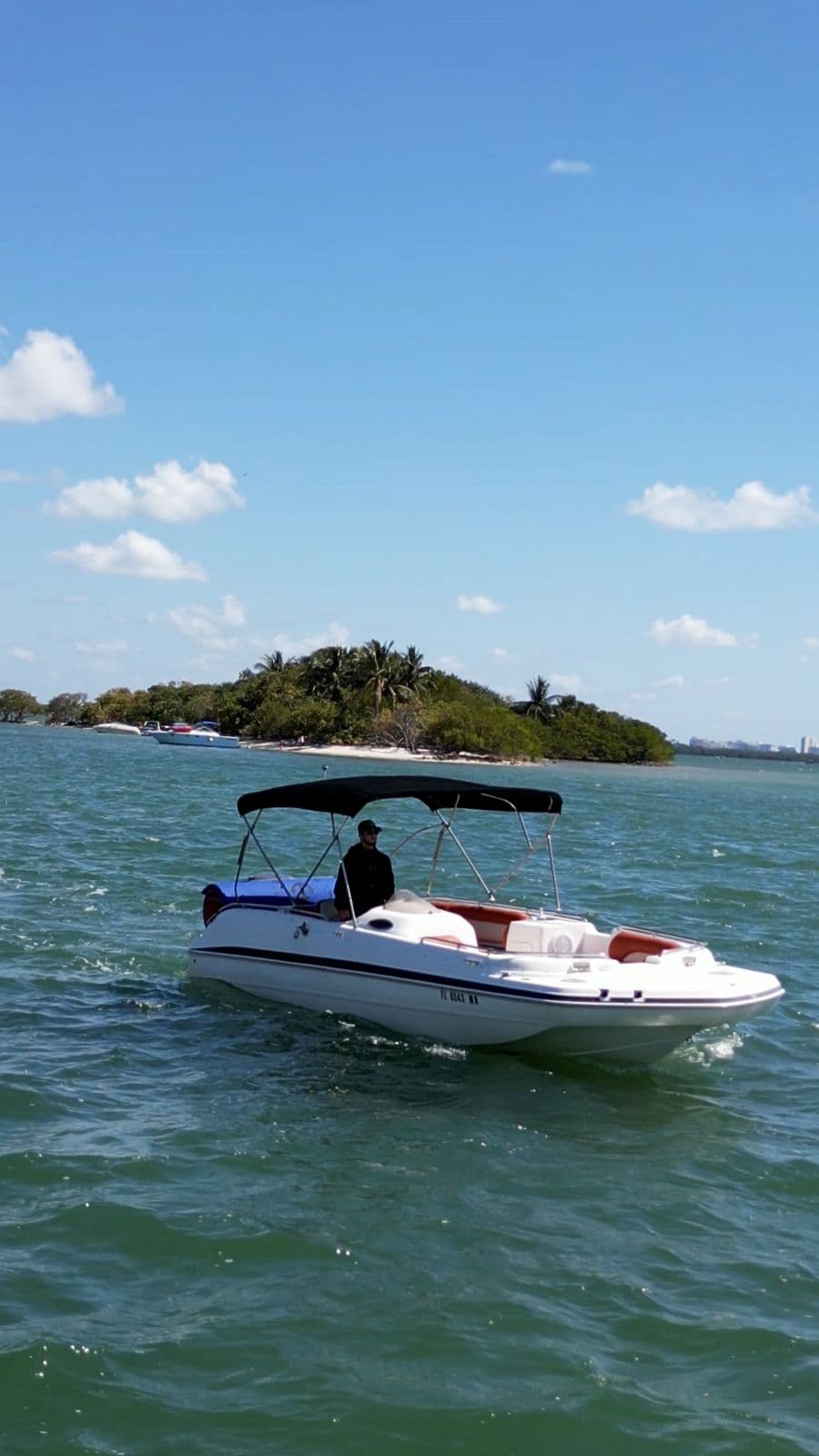 Hurricane 26FT luxury yacht rental in Miami - exterior view