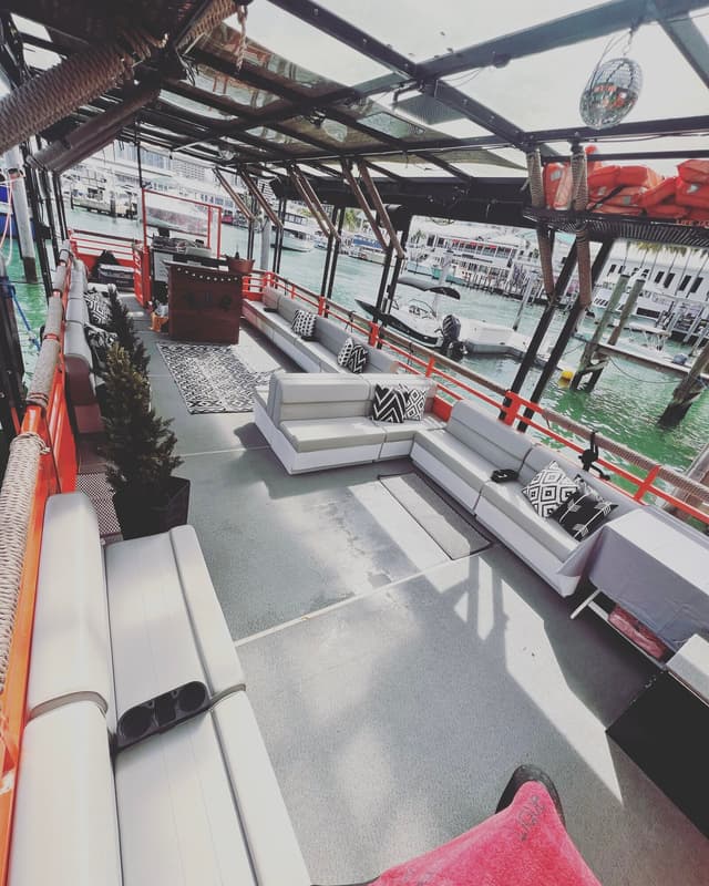 Pontoon Champagne 50FT rental in Miami