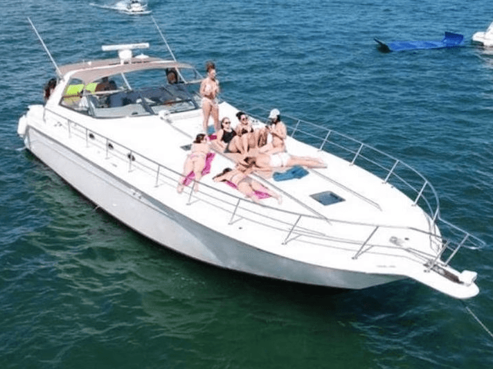 55' Searay Sundancer