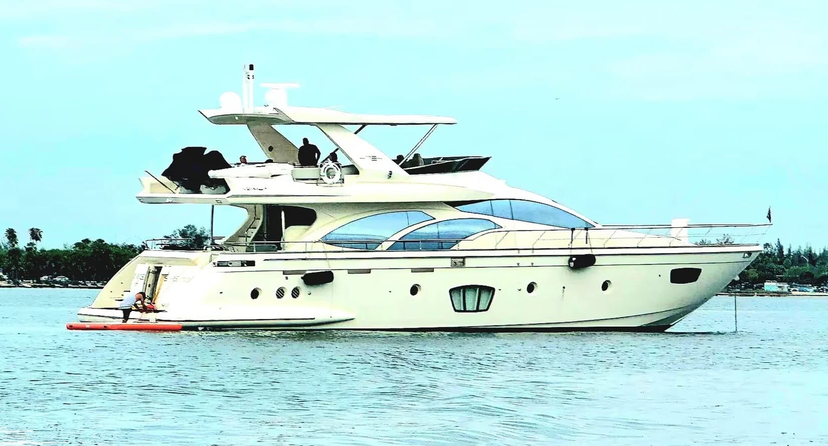 80ft Azimut Power Mega Yacht