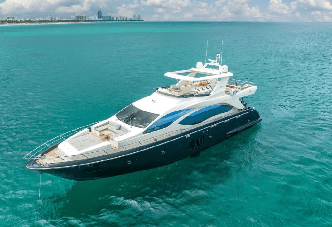 84ft Azimut – Miami Luxury Yacht + Jet Skis, Seabobs & Jacuzzi