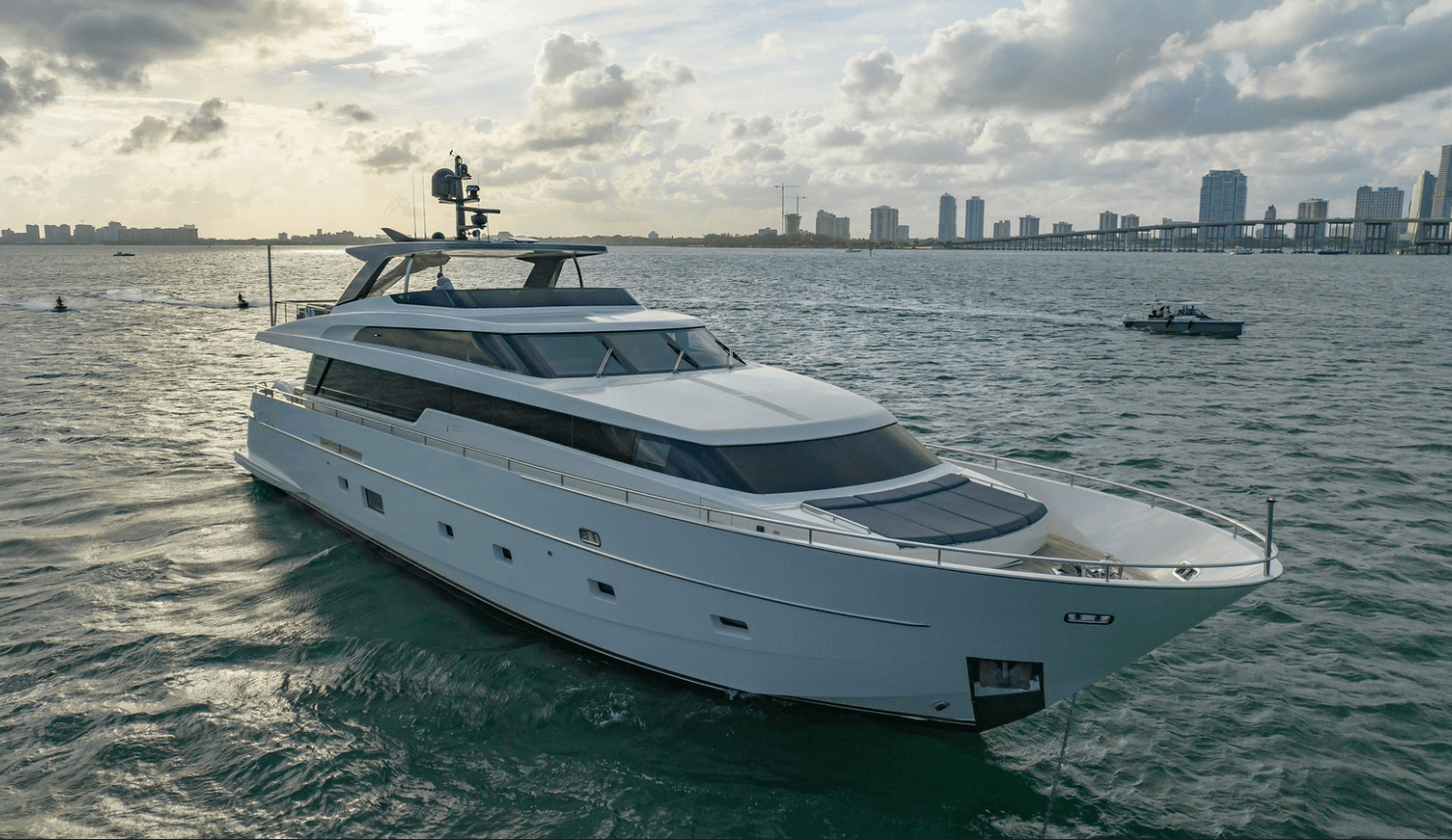 97ft San Lorenzo Mega Yacht in Miami