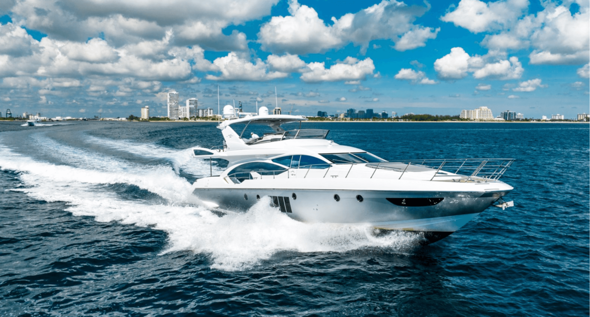 Luxury 70ft Azimut Flybridge Yacht – Ultimate Charter Experience!