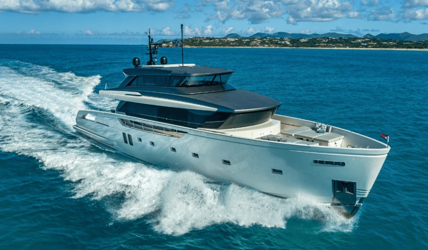Enjoy 112ft San Lorenzo Masterpiece Features Spacious!