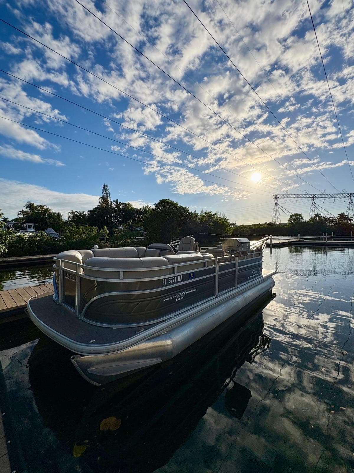 20FT Pontoon 2025 – Fort Lauderdale